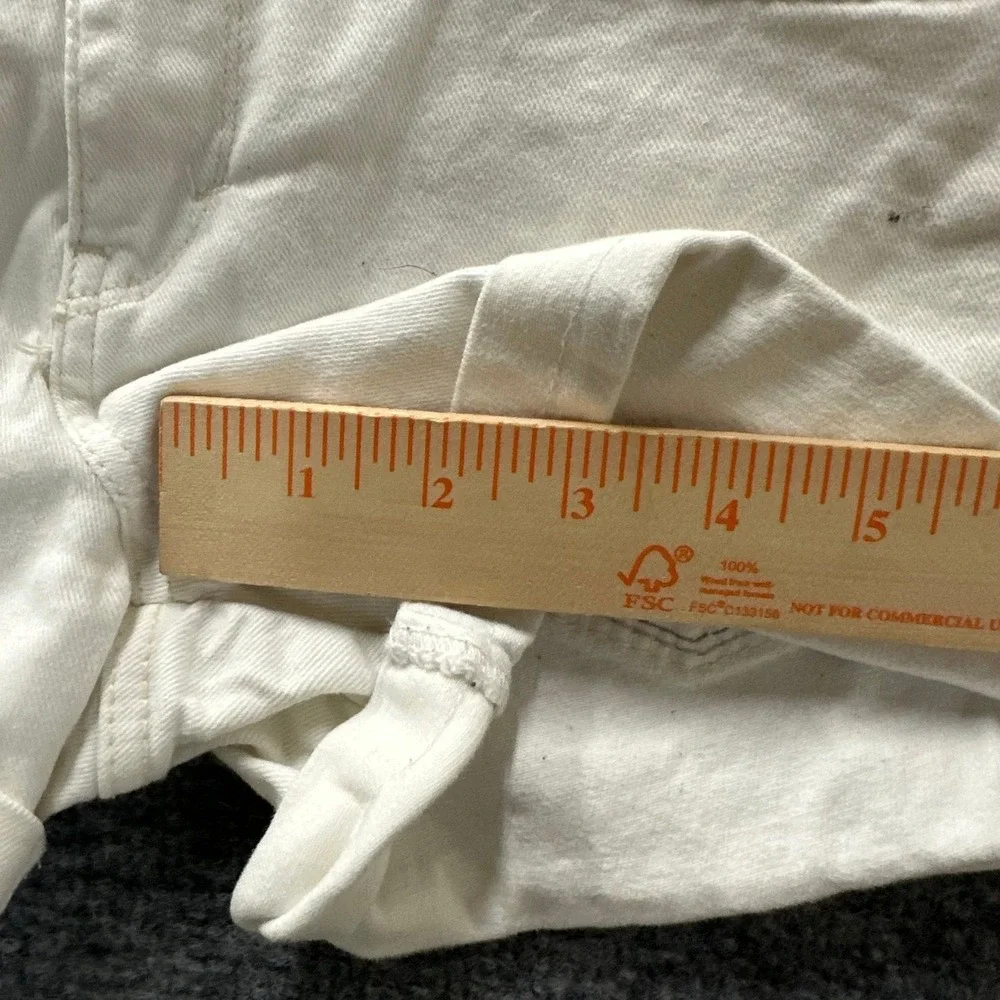 Levi's Shorts Womens Size 11 White Midi Denim Cuffed Flap Pocket Casual